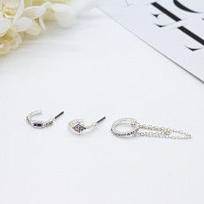 ชุดสูทสีเงินเพชรต่างหูห่วงกระดูกอ่อนปริ๊นเซ Cut Diamond Stud Earrings